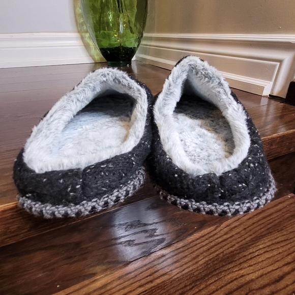 Soft bed/house Slippers - Picture 7 of 10